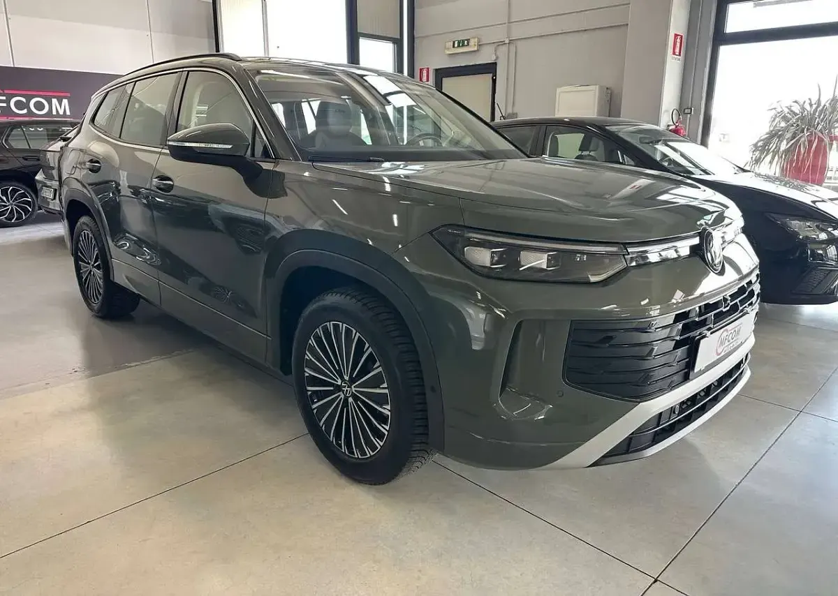 Usata VW Tayron Edition 150 CV (110 kW) 2025 Velvet green SUV