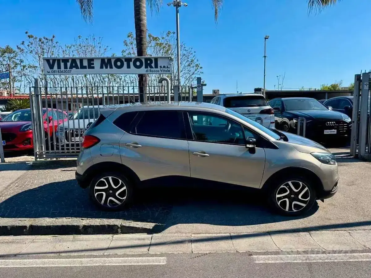 Usata Renault Captur 90 CV (66 kW) 2015 Marrone SUV