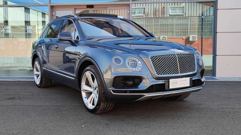 Usata Bentley Bentayga 608 CV (447 kW) 2016 Grigio SUV