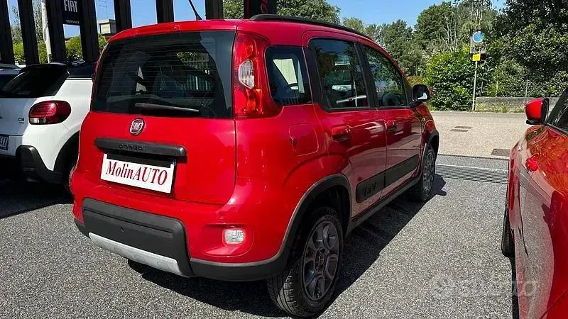 Usado Fiat Panda 4x4 S 86 CV (63 kW) 2015 Rojo Utilitario