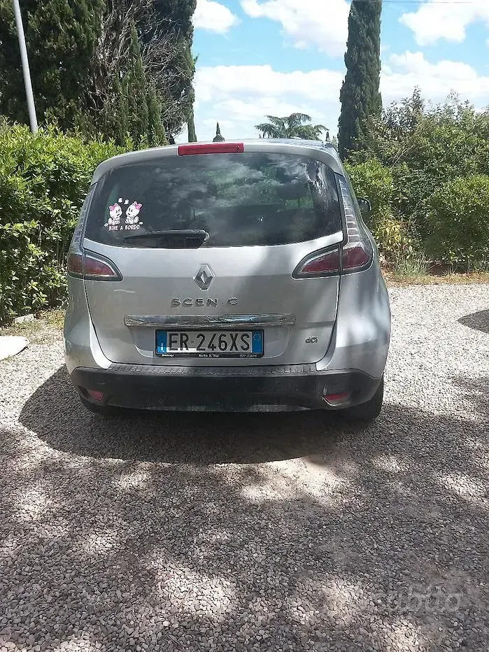 Usata Renault Scénic III 110 CV (80 kW) 2013 Grigio Monovolume
