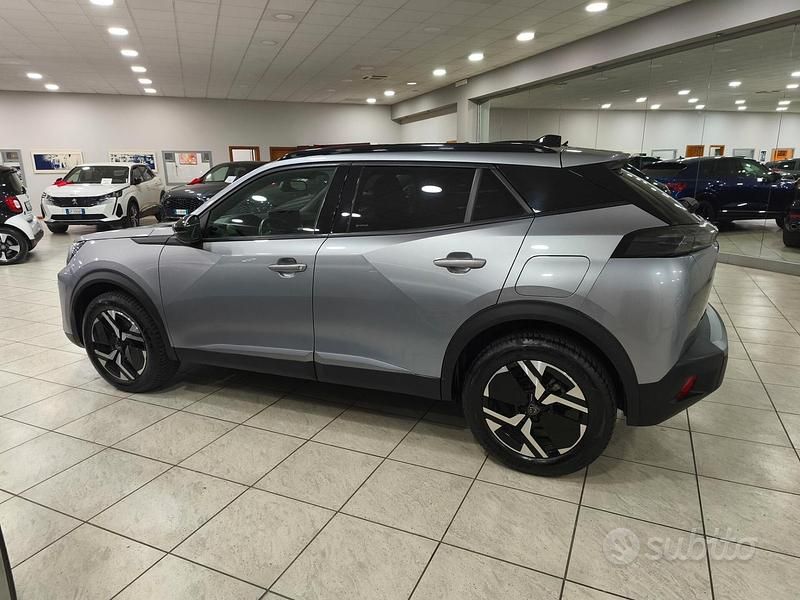 Usata Peugeot 2008 Allure 131 CV (96 kW) 2024 Grigio artense SUV