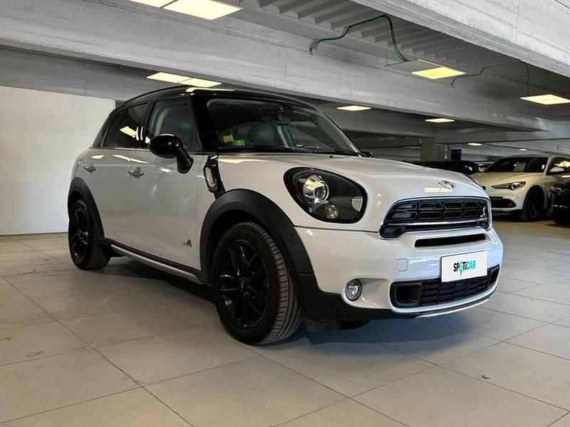 Usata Mini Cooper SD Countryman Business 143 CV (105 kW) 2016 Bianco SUV