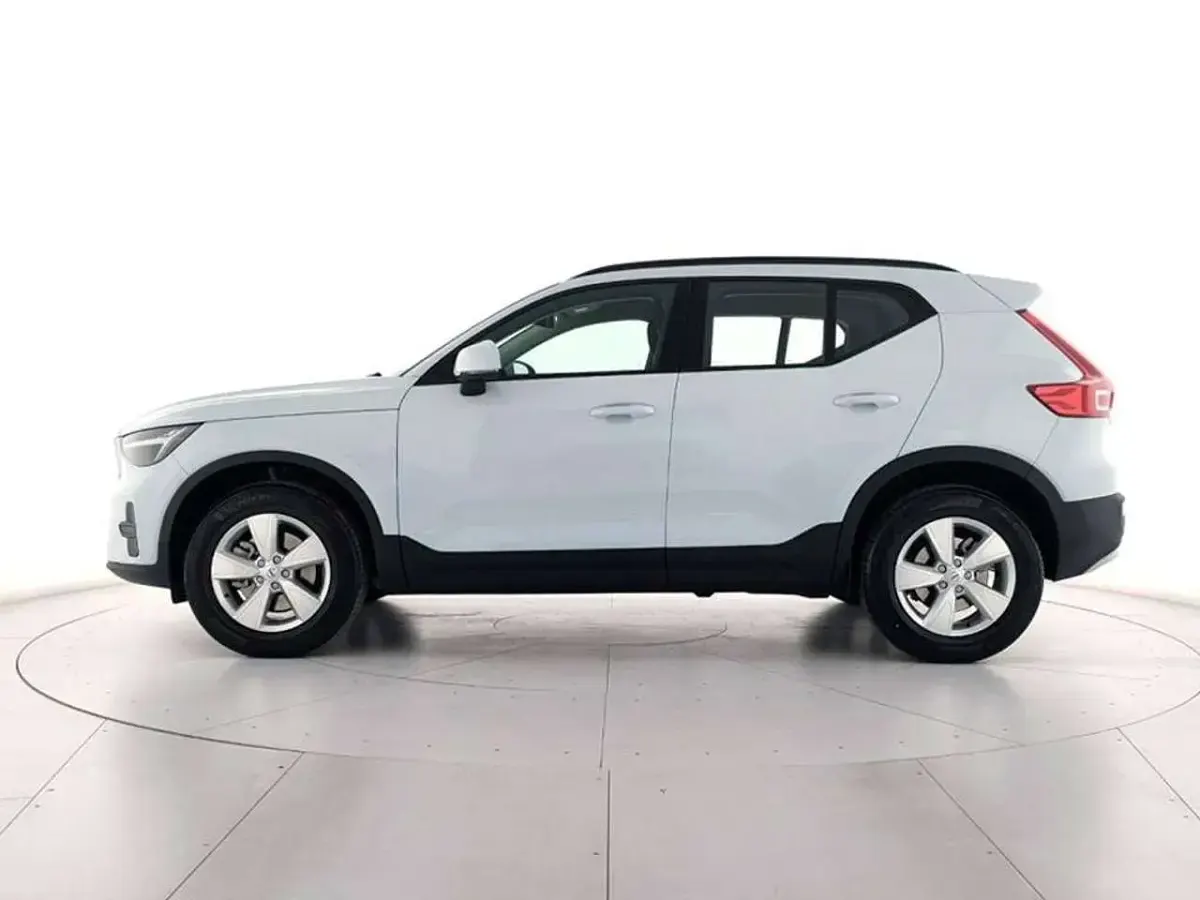 Nuova Volvo XC40 163 CV (119 kW) 2026 Blu/azzurro SUV