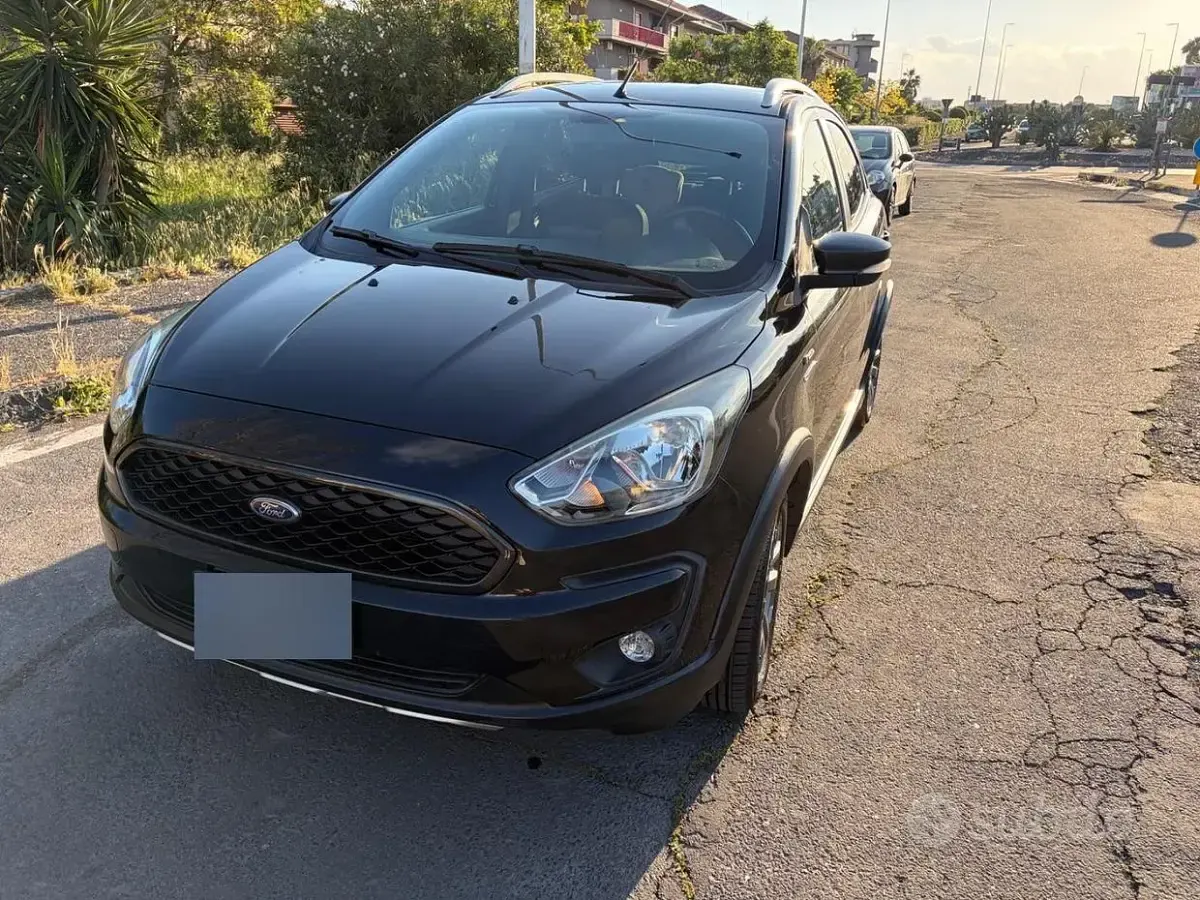 Usata Ford Ka Plus 86 CV (63 kW) 2019 Nero Utilitaria