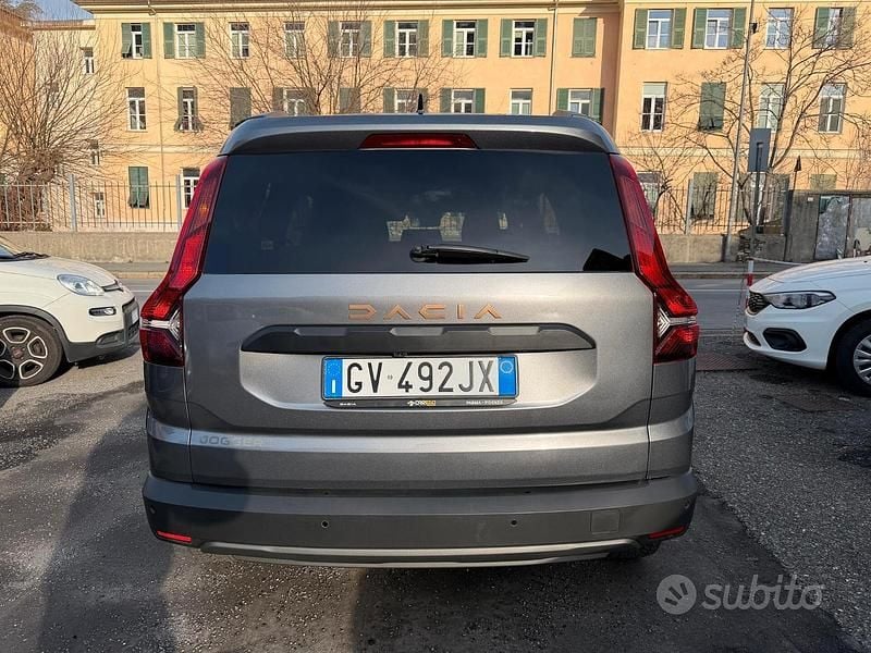Usata Dacia Jogger Extreme 101 CV (74 kW) 2024 Grigio Monovolume