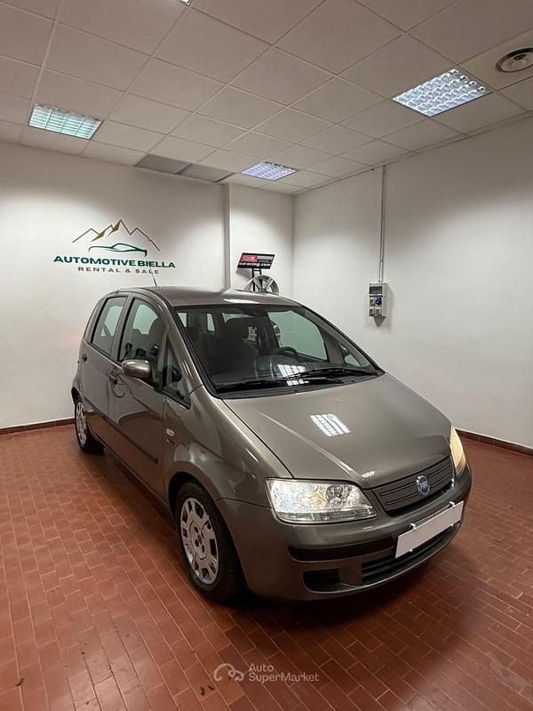 Usata Fiat Idea 90 CV (66 kW) 2007 Beige Monovolume