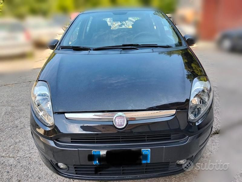 Usata Fiat Grande Punto 75 CV (55 kW) 2010 Nero Utilitaria