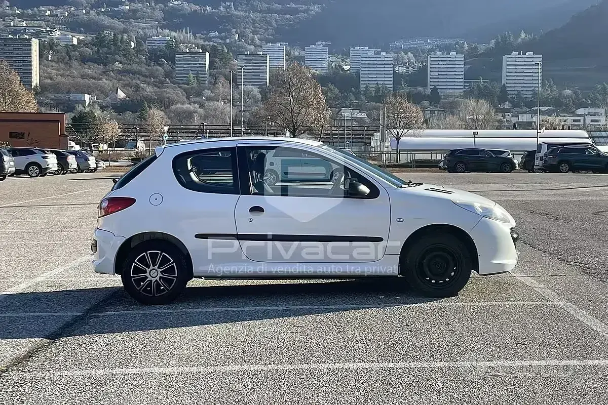 Usata Peugeot 206+ 60 CV (44 kW) 2010 Bianco Utilitaria