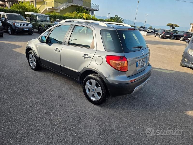 Usata Fiat Sedici Emotion 120 CV (88 kW) 2006 Grigio SUV