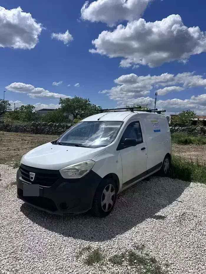 Usata Dacia Dokker 90 CV (66 kW) 2013 Monovolume