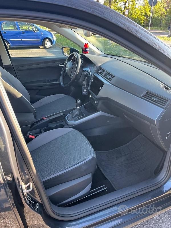 Usata Seat Arona 110 CV (80 kW) 2021 Grigio SUV