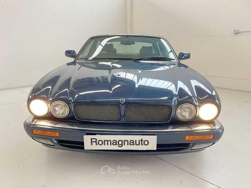 Usata Jaguar XJR 325 CV (239 kW) 1995 Blu/azzurro Berlina