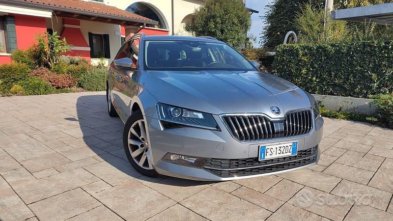 Usata 2018 Skoda Superb Station wagon | 14.500 € (Ottimo prezzo) - Immagine 1/4