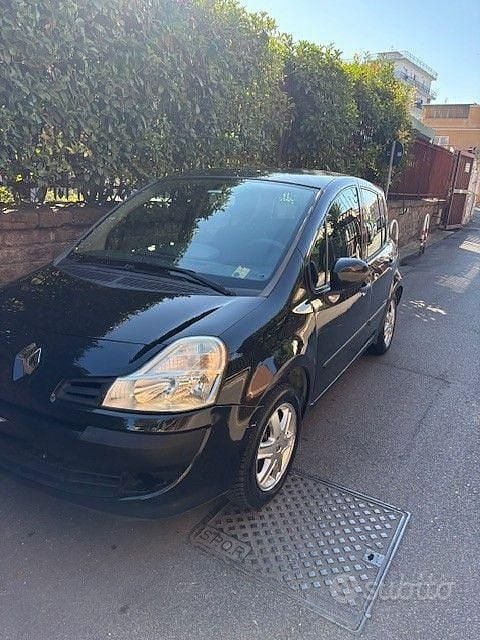 Nero Usata 2010 Renault Modus Dynamique Monovolume | 2800 € (Ottimo prezzo) - Immagine 1/4