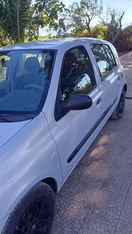 Usata Renault Clio II Expression 58 CV (42 kW) 2003 Grigio Berlina