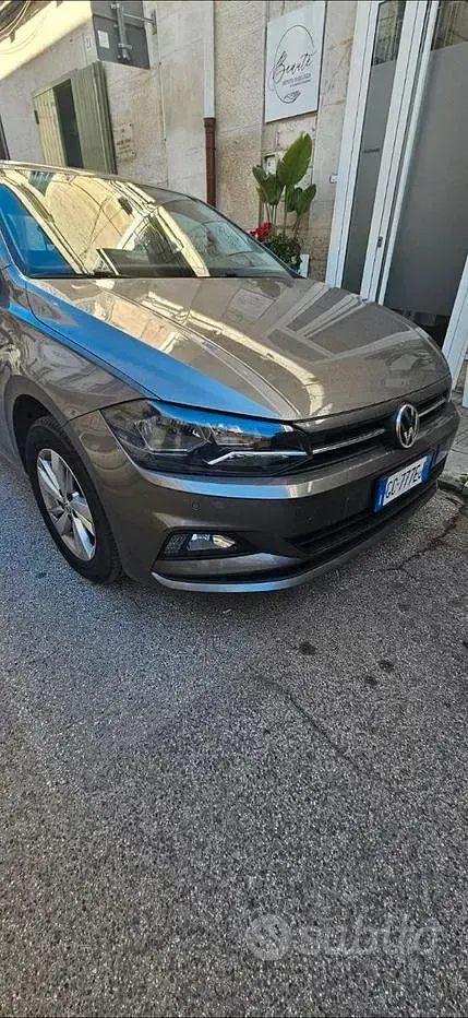 Usata VW Polo 95 CV (69 kW) 2020 Grigio Utilitaria