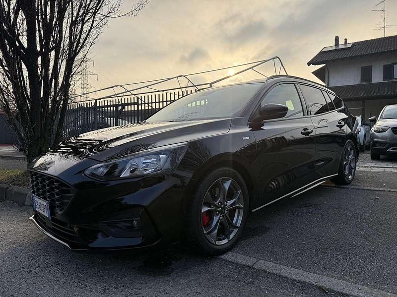 Usata Ford Focus ST-Line 125 CV (91 kW) 2021 Nero Station wagon