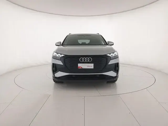 Usata Audi Q4 e-tron S-Line 210 kW (286 CV) 2024 Argento fioretto metallizzato SUV