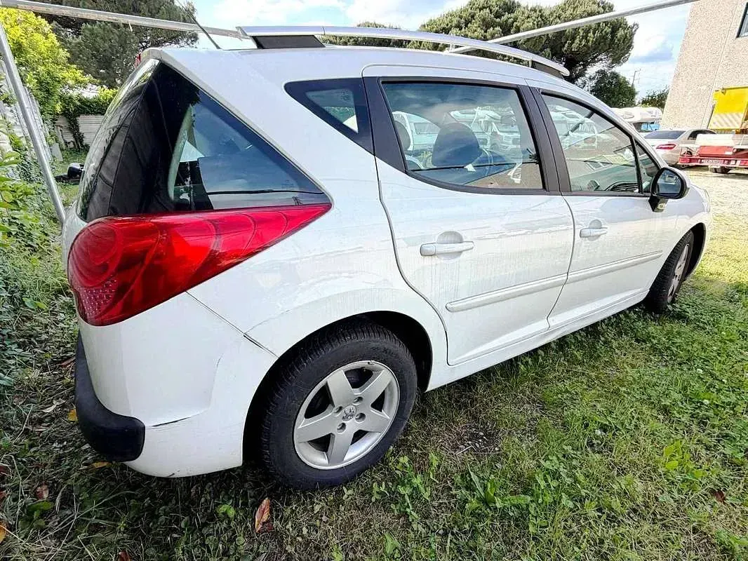 Usata Peugeot 207 Allure 95 CV (69 kW) 2013 Bianco Station wagon