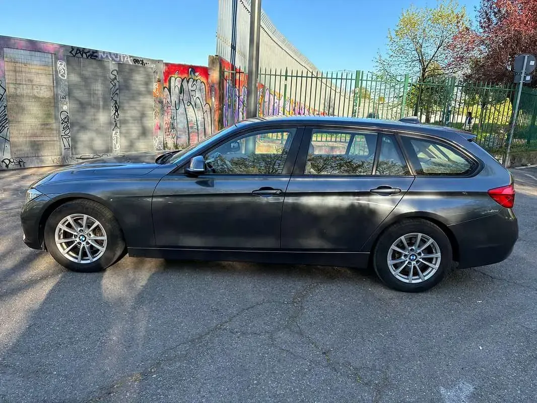 Usata BMW 318 Advantage 150 CV (110 kW) 2016 Grigio Station wagon