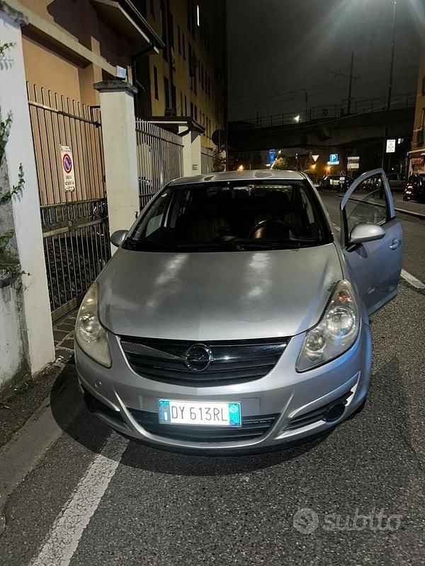 Usata Opel Corsa 45 CV (33 kW) 2009 Grigio Berlina