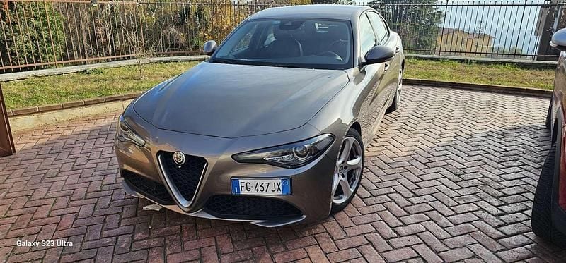 Usata 2016 Alfa Romeo Giulia Business Tre volumi | 13.499 € (Buon prezzo) - Immagine 1/4