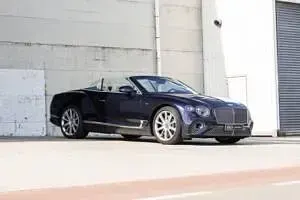 Usata Bentley Continental GT Convertible 550 CV (404 kW) 2020 Blu Cabrio