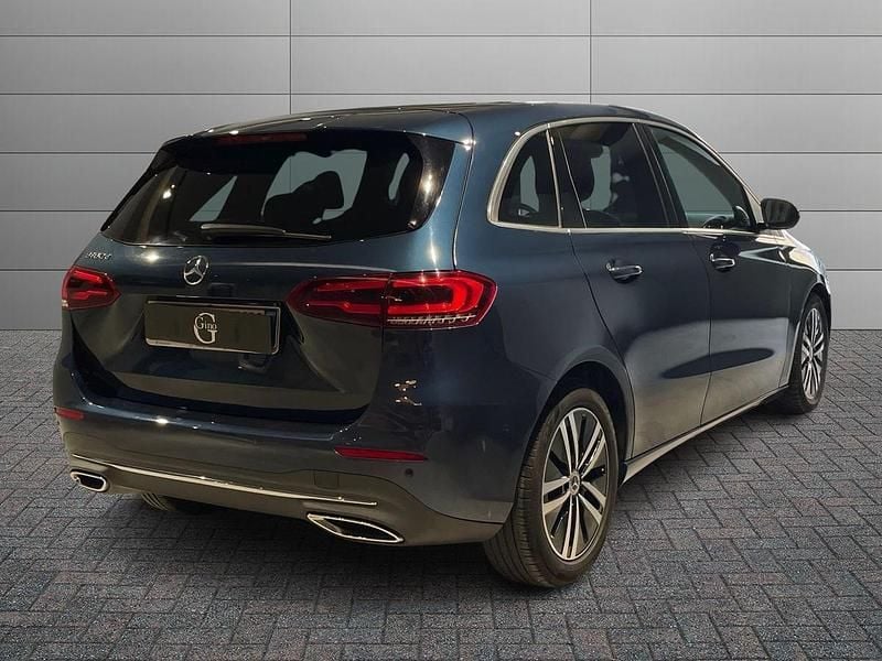 Usata Mercedes B180 116 CV (85 kW) 2022 Blu Monovolume