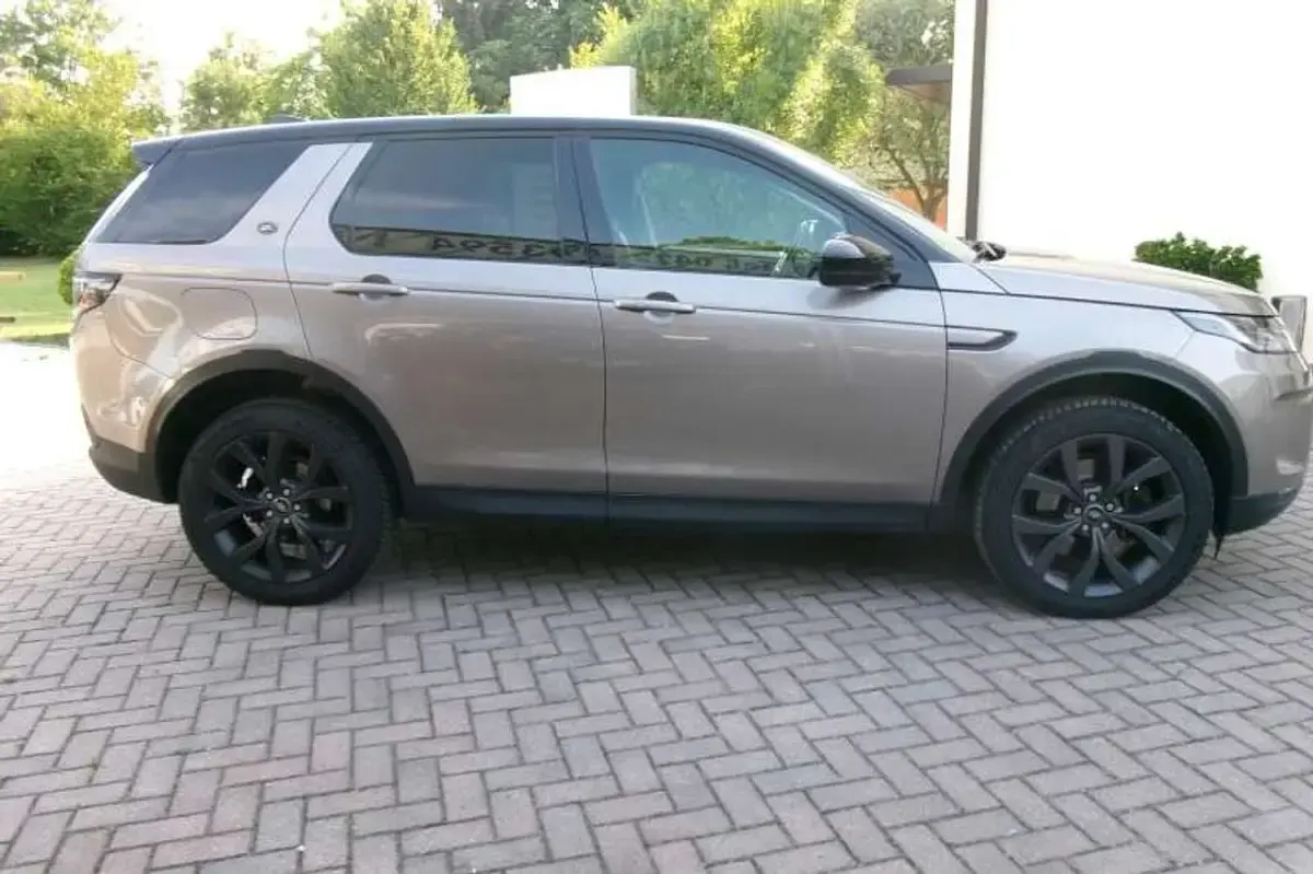 Usata Land Rover Discovery Sport SE 163 CV (119 kW) 2022 Bronzo tetto nero SUV
