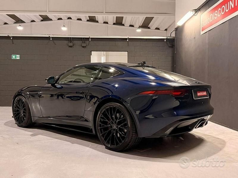 Usata Jaguar F-Type R-Dynamic 300 CV (220 kW) 2022 Blu/azzurro Coupé