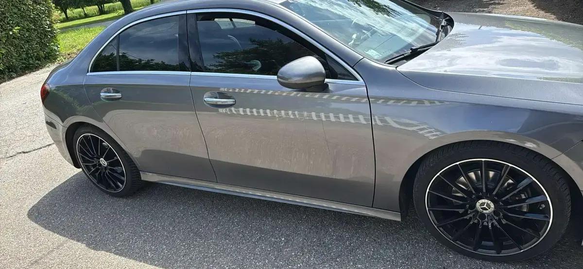 Gebraucht Mercedes A180 AMG Line Premium 116 PS (85 kW) 2019 Grau Limousine