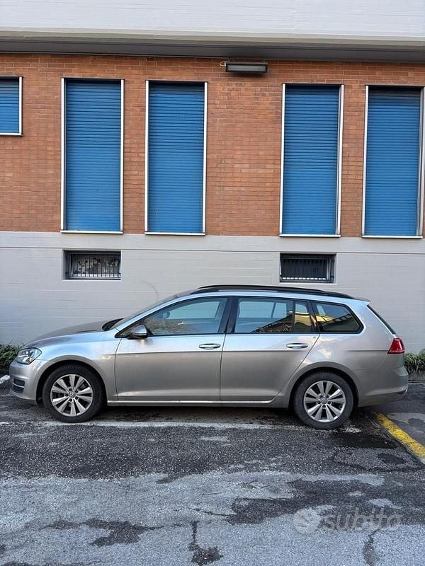 Usata VW Golf VII Business 110 CV (80 kW) 2015 Grigio Station wagon