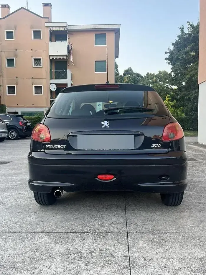 Usata Peugeot 206 75 CV (55 kW) 2007 Nero Berlina