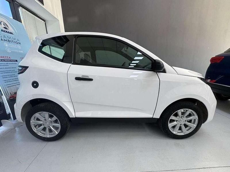 Nuova Aixam AMBITION Pack 2026 Bianco Utilitaria