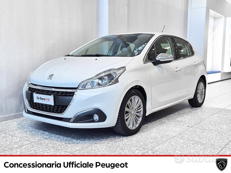 Usata Peugeot 208 Active 83 CV (61 kW) 2019 Utilitaria