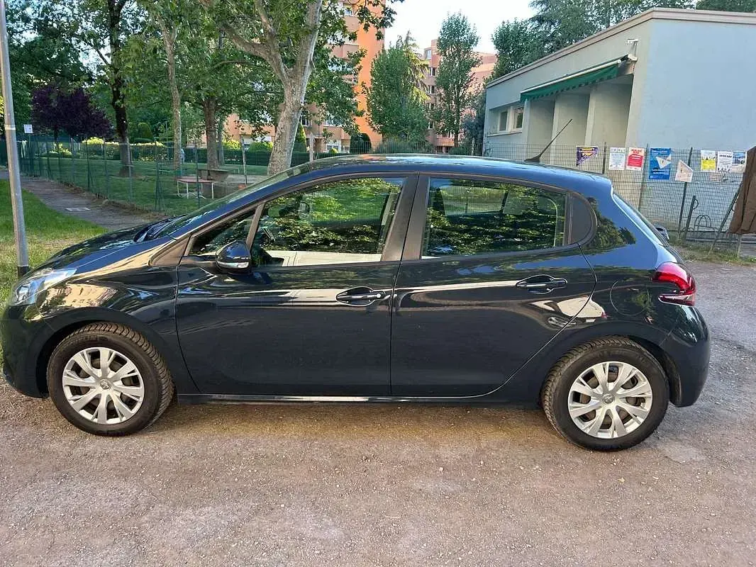 Usata Peugeot 208 Active 83 CV (61 kW) 2019 Grigio Utilitaria