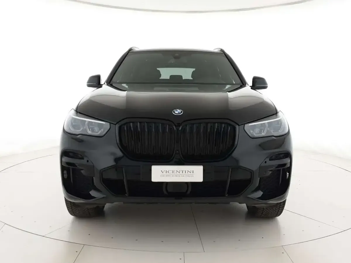 Usata BMW X5 M Sport 394 CV (289 kW) 2022 Grigio metallizzato scuro SUV