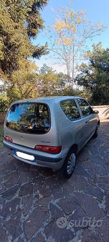 Usata Fiat 600 54 CV (39 kW) 2003 Grigio Utilitaria