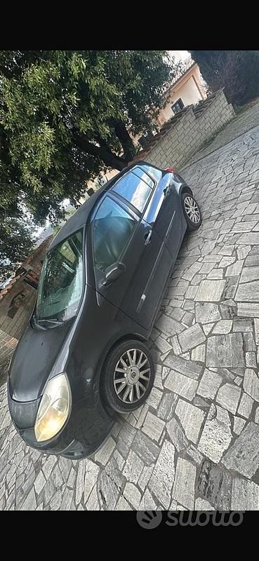 Usata Renault Clio LE 70 CV (51 kW) 2007 Nero Monovolume