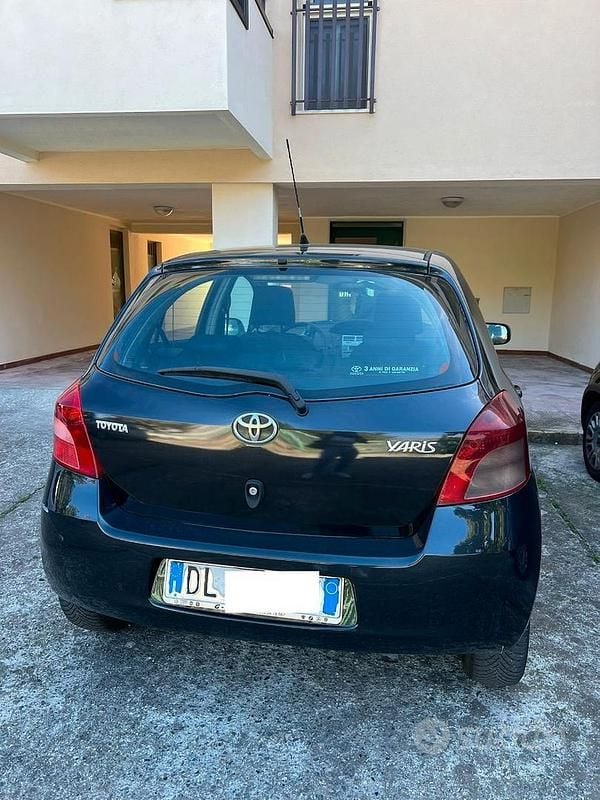 Usata Toyota Yaris 2007 Nero Utilitaria