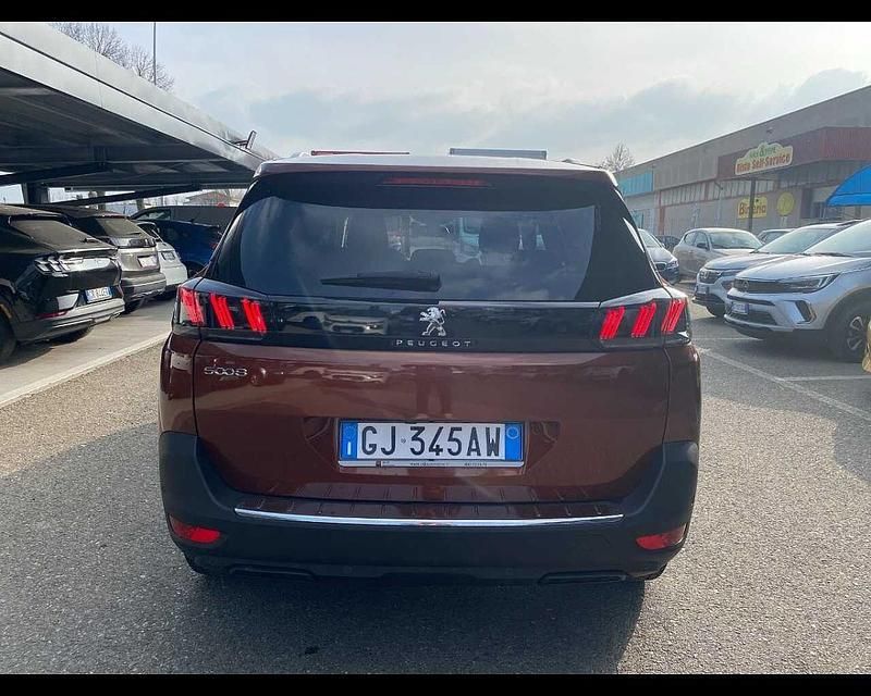 Usata Peugeot 5008 Allure 177 CV (130 kW) 2022 Marrone SUV