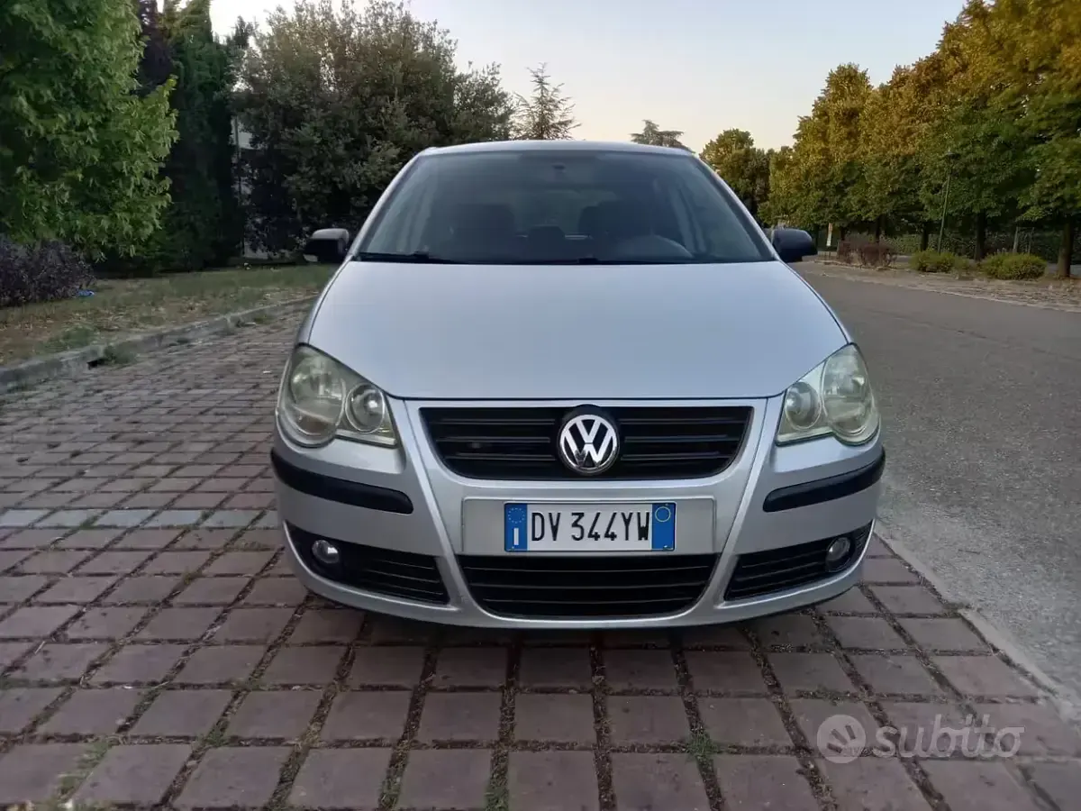 Usata VW Polo 69 CV (50 kW) 2009 Grigio Utilitaria