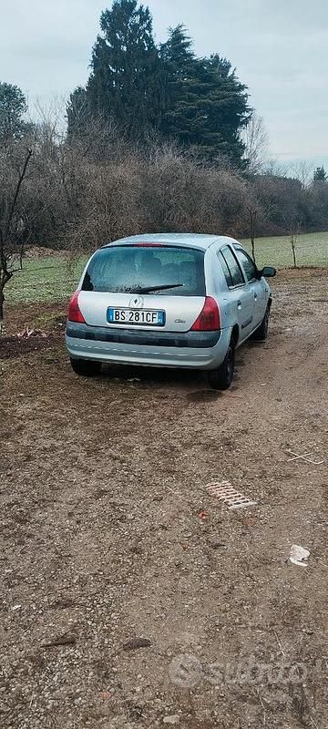 Usata Renault Clio II 2001 Grigio Berlina