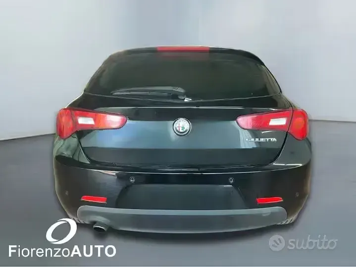 Usata Alfa Romeo Giulietta Distinctive 120 CV (88 kW) 2019 Nero Utilitaria