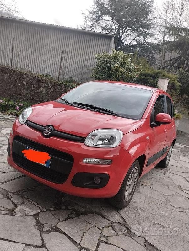 Usata Fiat Panda Lounge 2017 Rosso Utilitaria