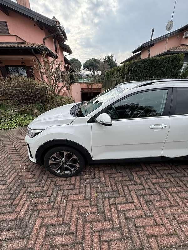 Usata Kia Stonic Style 120 CV (88 kW) 2019 Bianco SUV