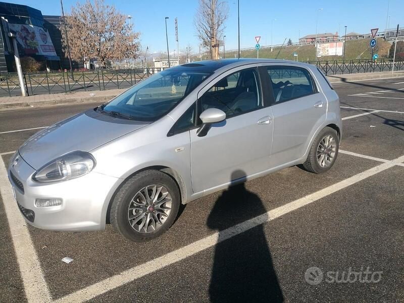 Usata 2013 Fiat Punto Due volumi | 4000 € (Molto cara) - Immagine 1/4