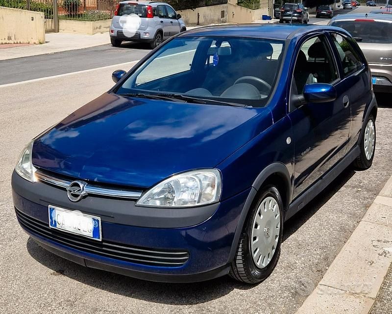 Usata Opel Corsa 75 CV (55 kW) 2002 Blu Utilitaria