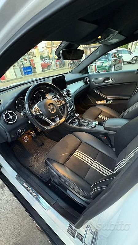 Usata Mercedes GLA200 136 CV (100 kW) 2018 SUV
